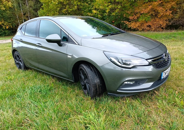 Opel Astra cena 53400 przebieg: 77000, rok produkcji 2017 z Wrocław małe 232